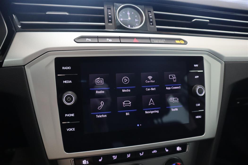 VOLKSWAGEN Passat 2018