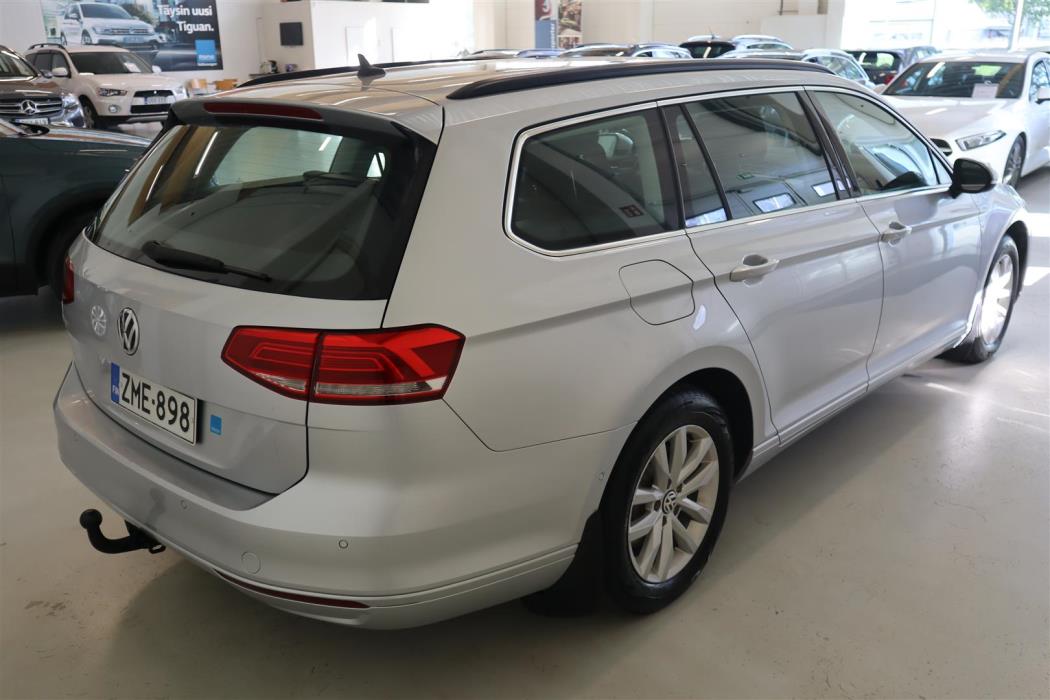 VOLKSWAGEN Passat 2018