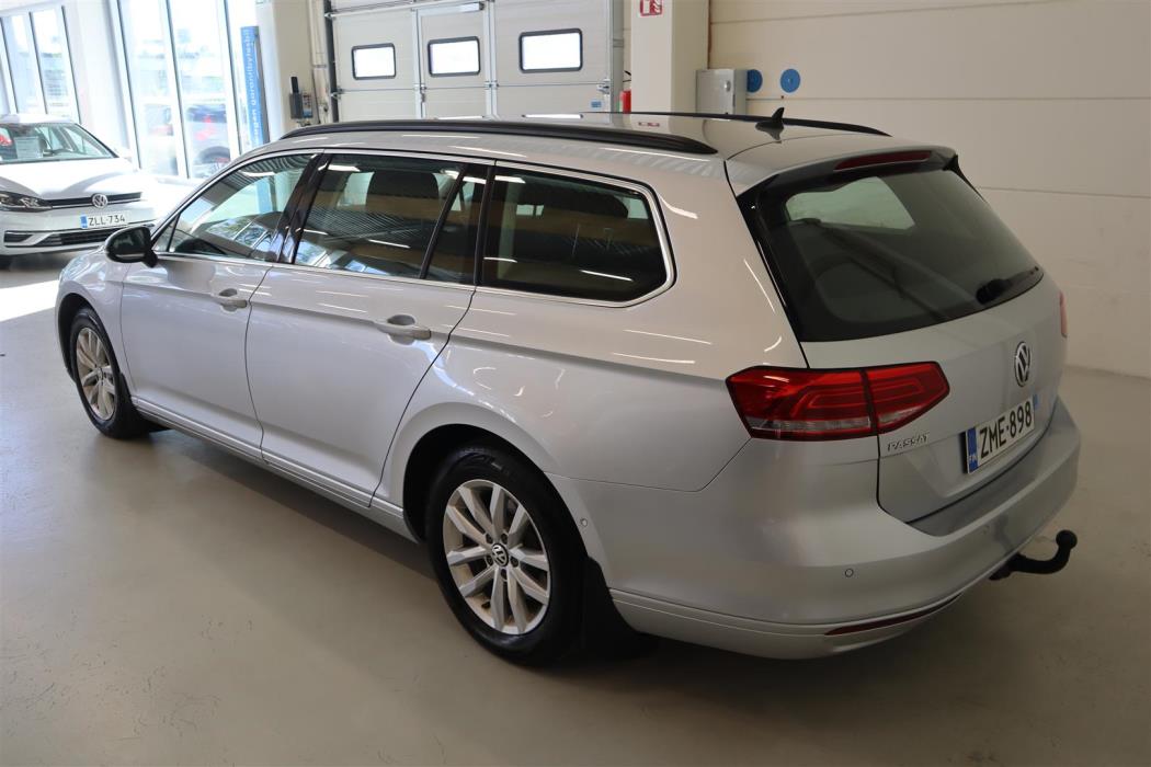 VOLKSWAGEN Passat 2018