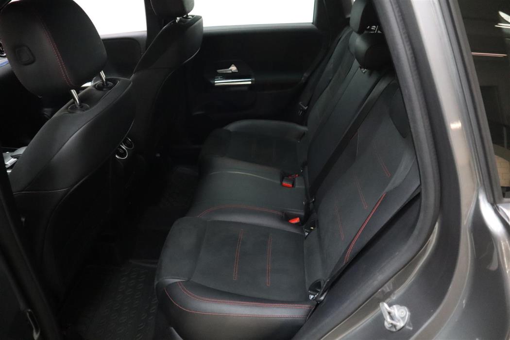 MERCEDES-BENZ B 2021