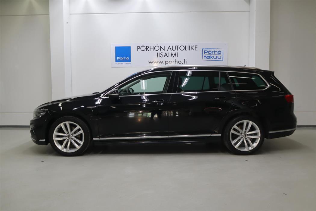 VOLKSWAGEN Passat 2022