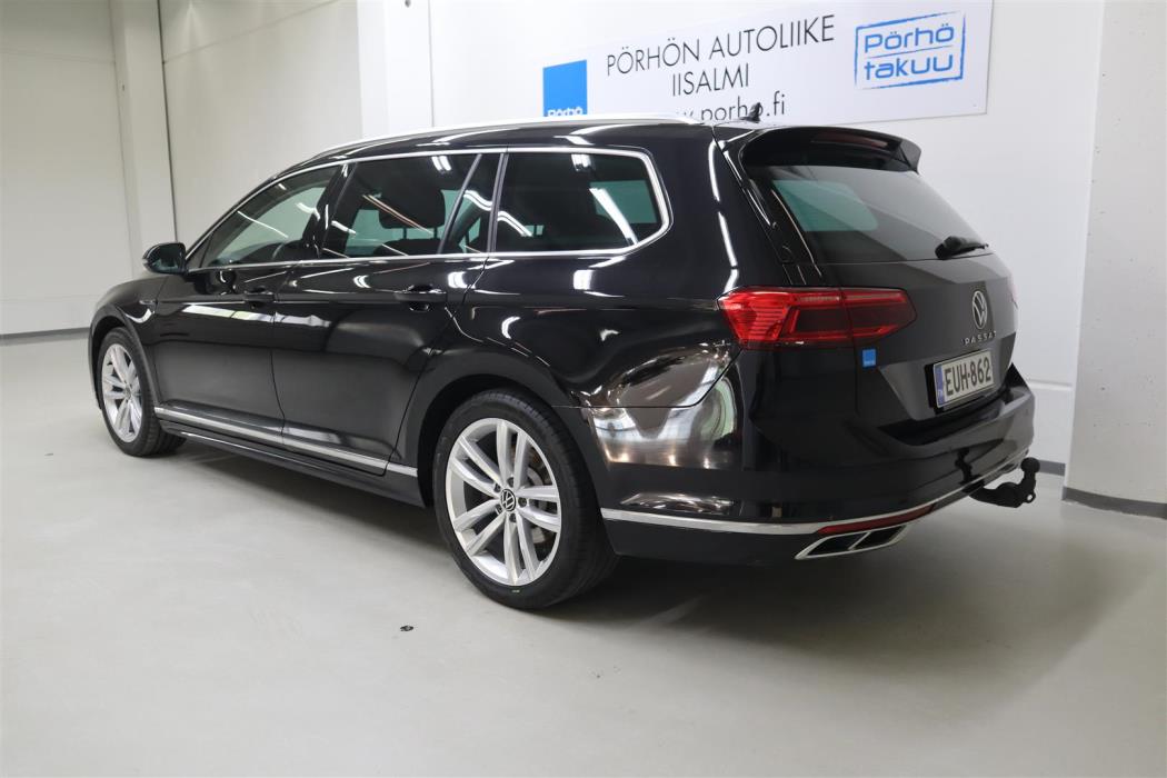 VOLKSWAGEN Passat 2022