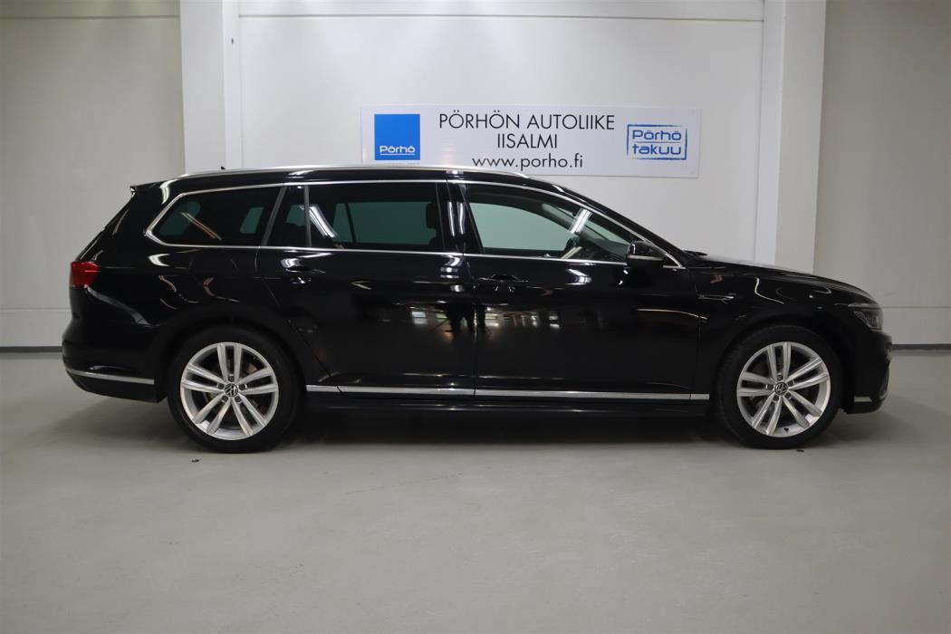 VOLKSWAGEN Passat 2022