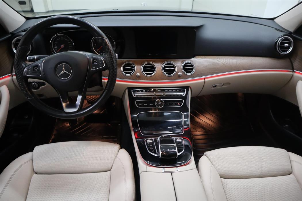 MERCEDES-BENZ E 2017