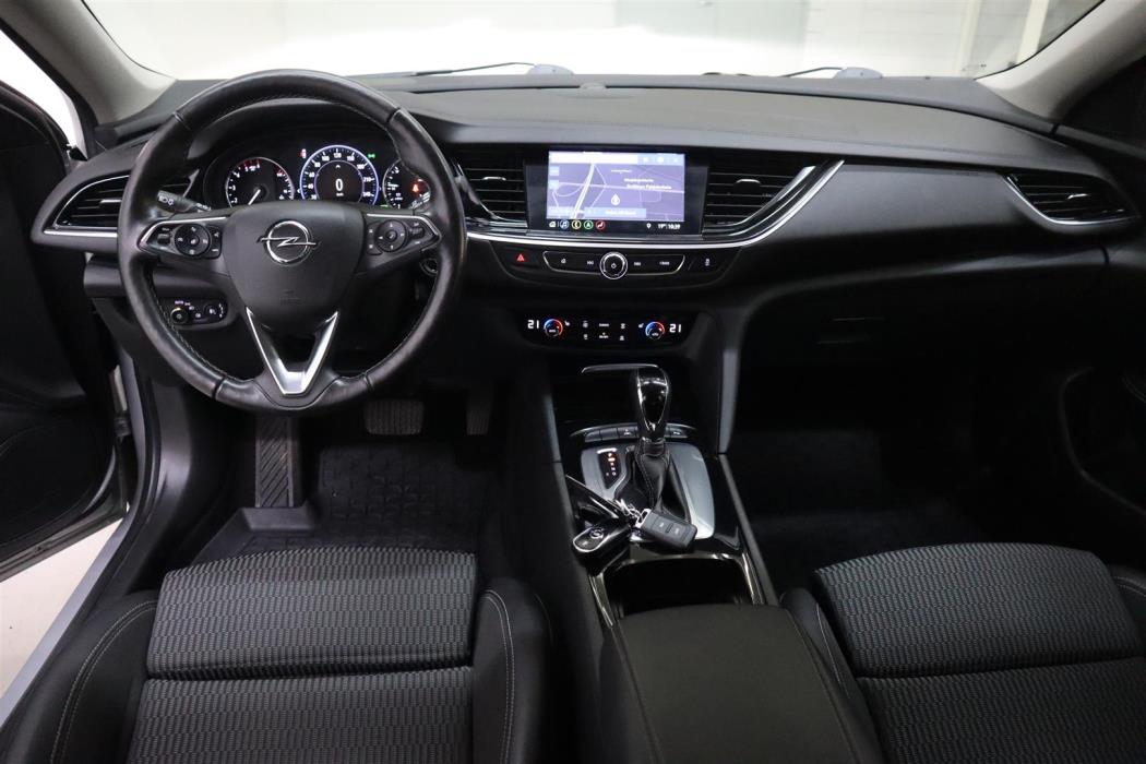 OPEL Insignia 2021