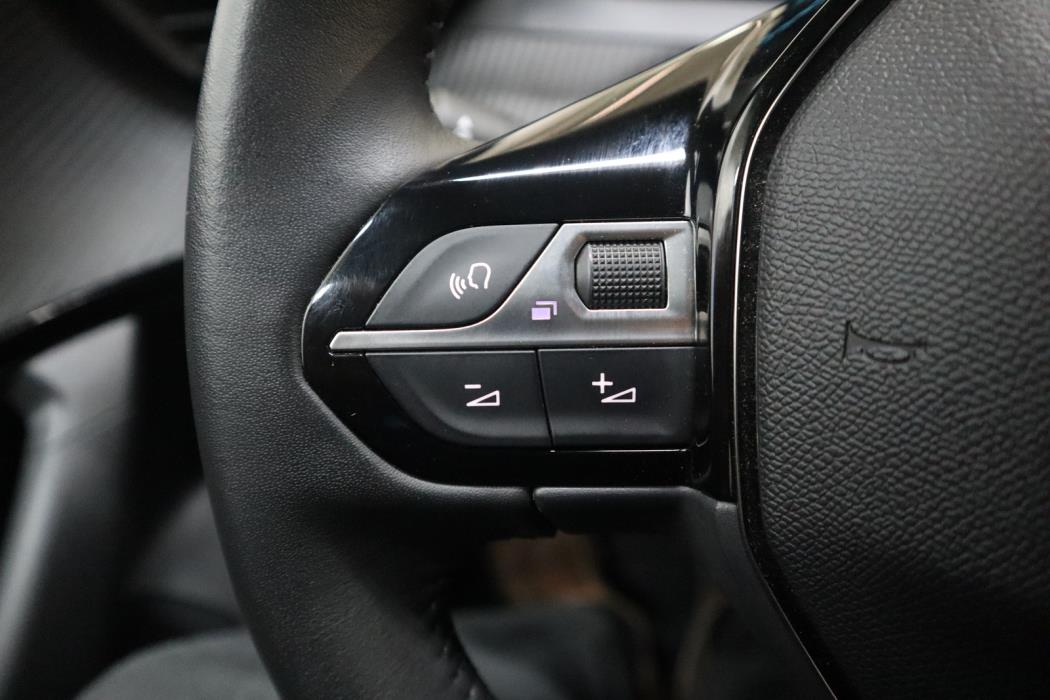 Peugeot e-2008 2023
