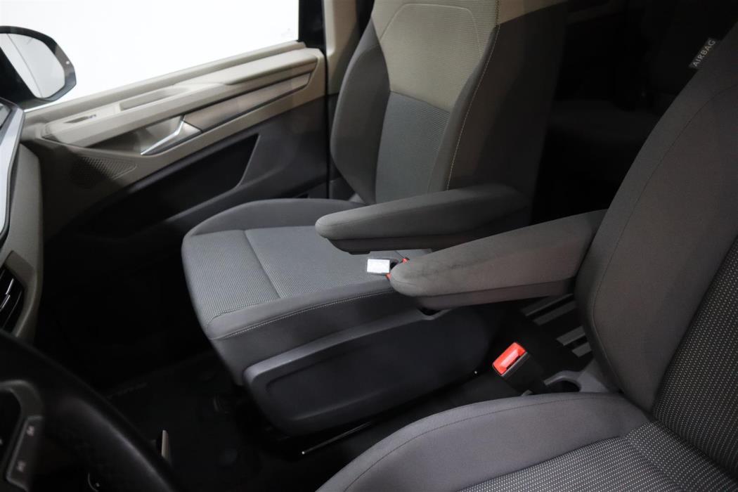 VOLKSWAGEN Multivan 2022