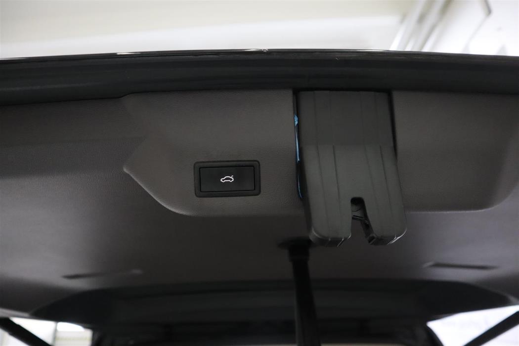 VOLKSWAGEN Multivan 2022