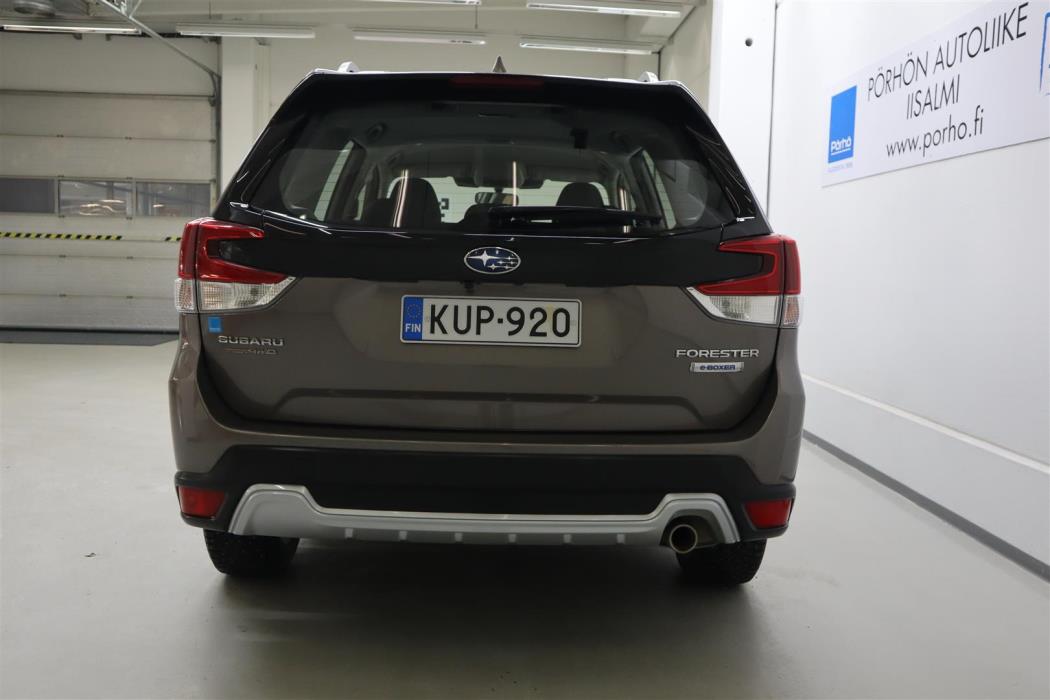 SUBARU Forester 2023