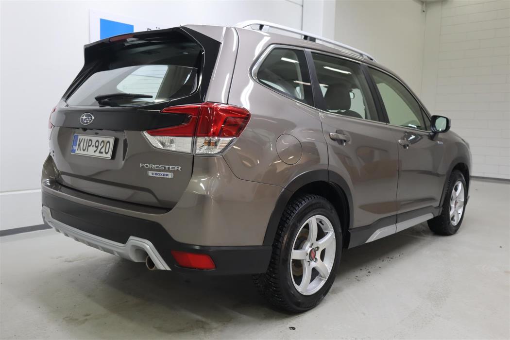 SUBARU Forester 2023