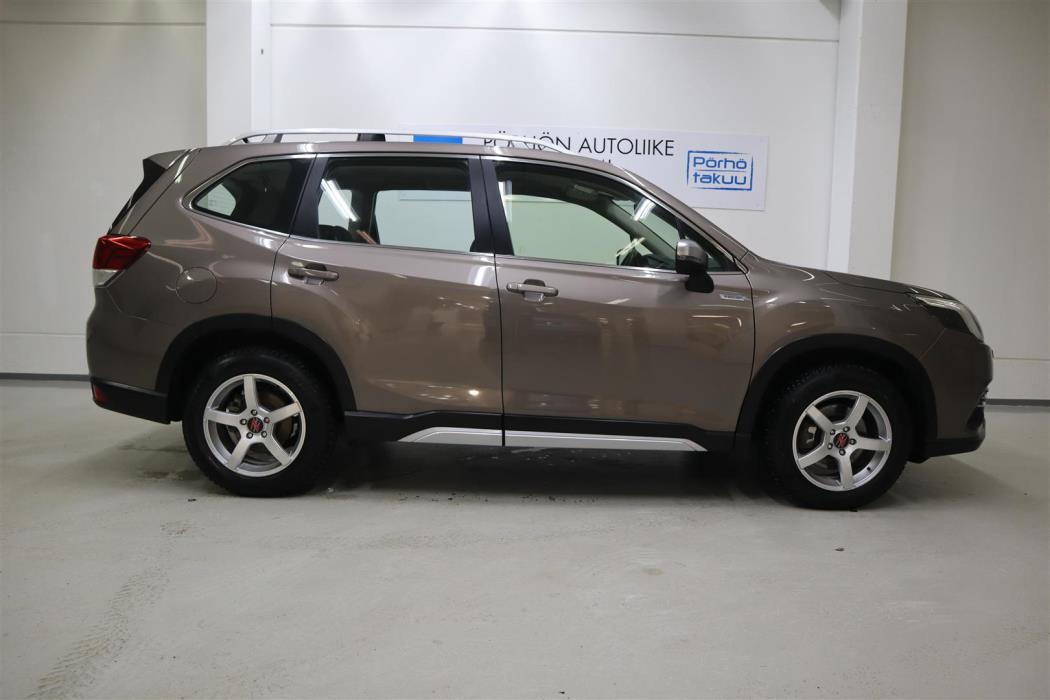 SUBARU Forester 2023