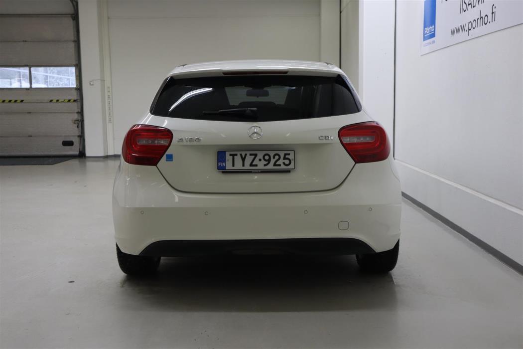 MERCEDES-BENZ A 2013