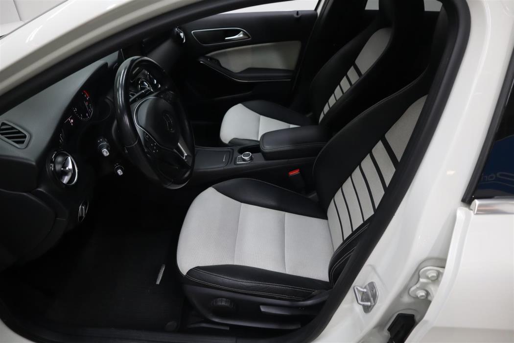 MERCEDES-BENZ A 2013