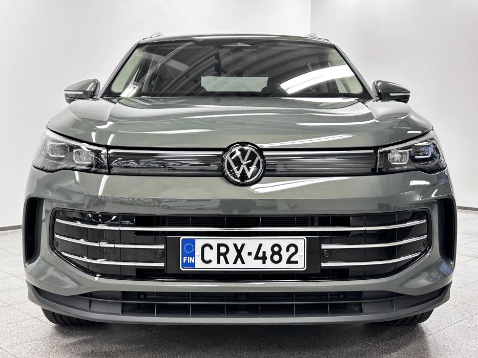 VOLKSWAGEN Tiguan 2024