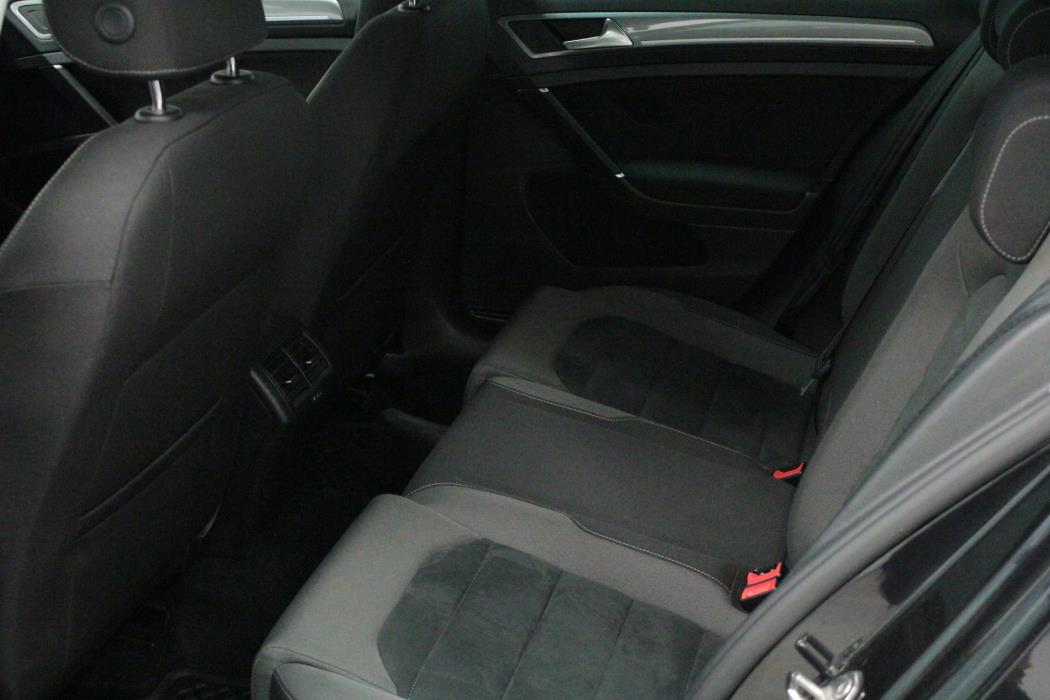 VOLKSWAGEN Golf 2017