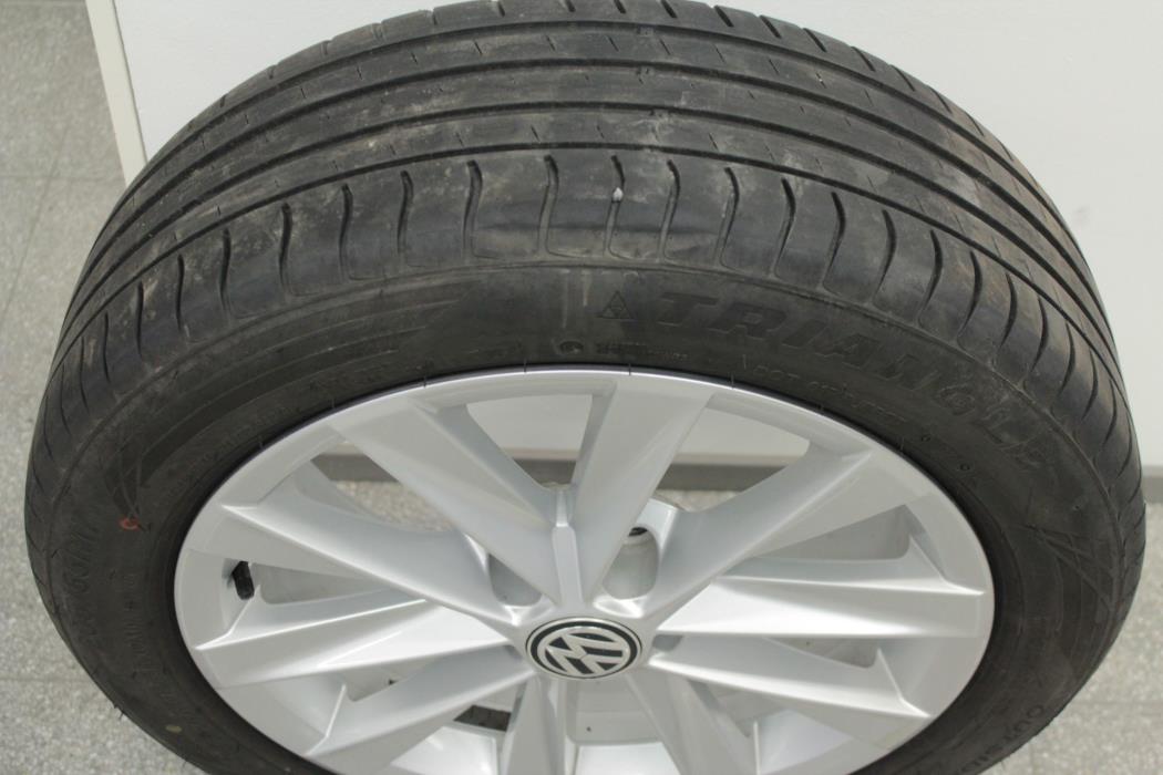 VOLKSWAGEN Golf 2017