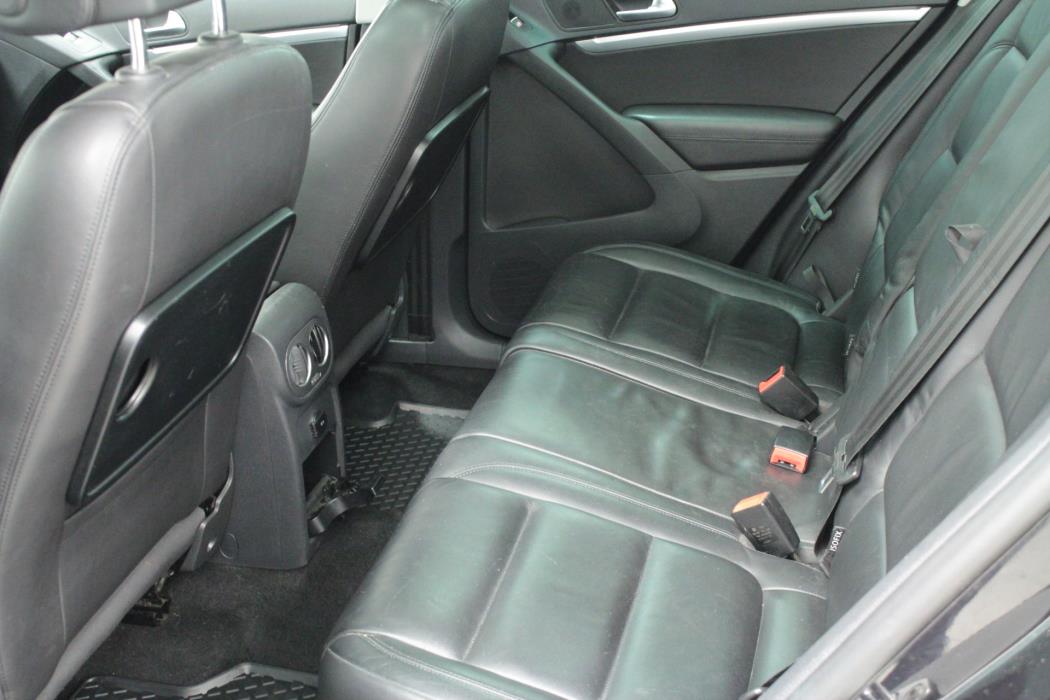 VOLKSWAGEN Tiguan 2012