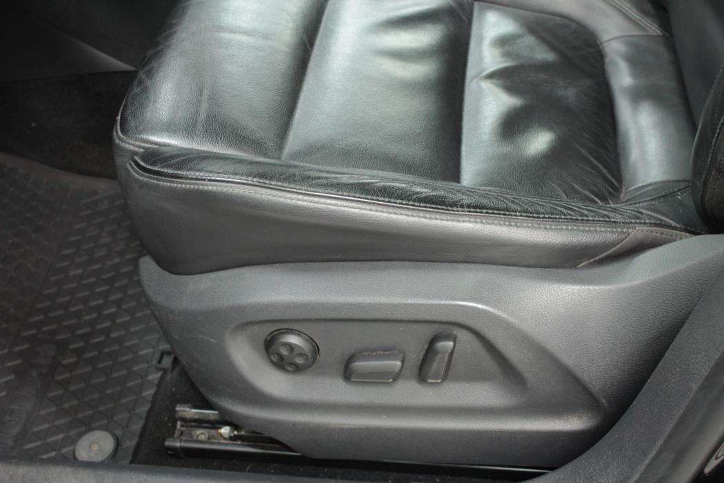 VOLKSWAGEN Tiguan 2012