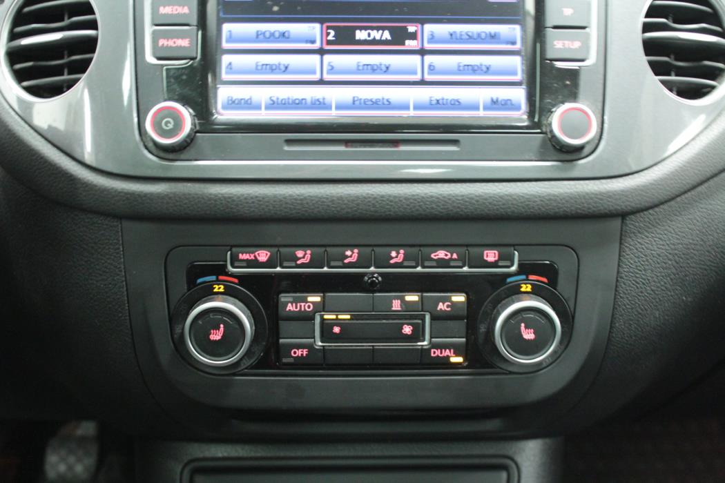 VOLKSWAGEN Tiguan 2012