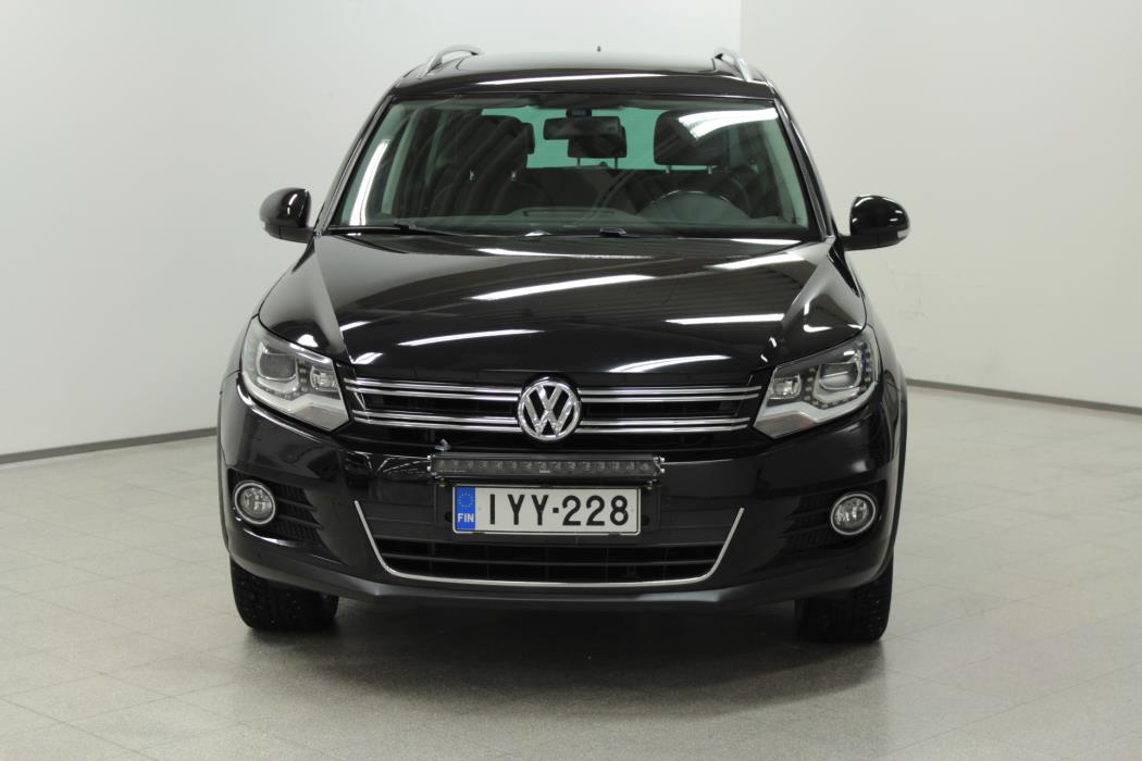 VOLKSWAGEN Tiguan 2012