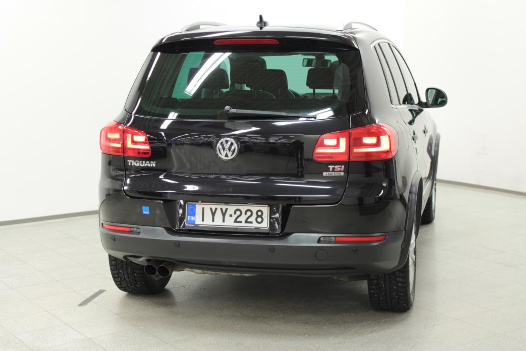 VOLKSWAGEN Tiguan 2012