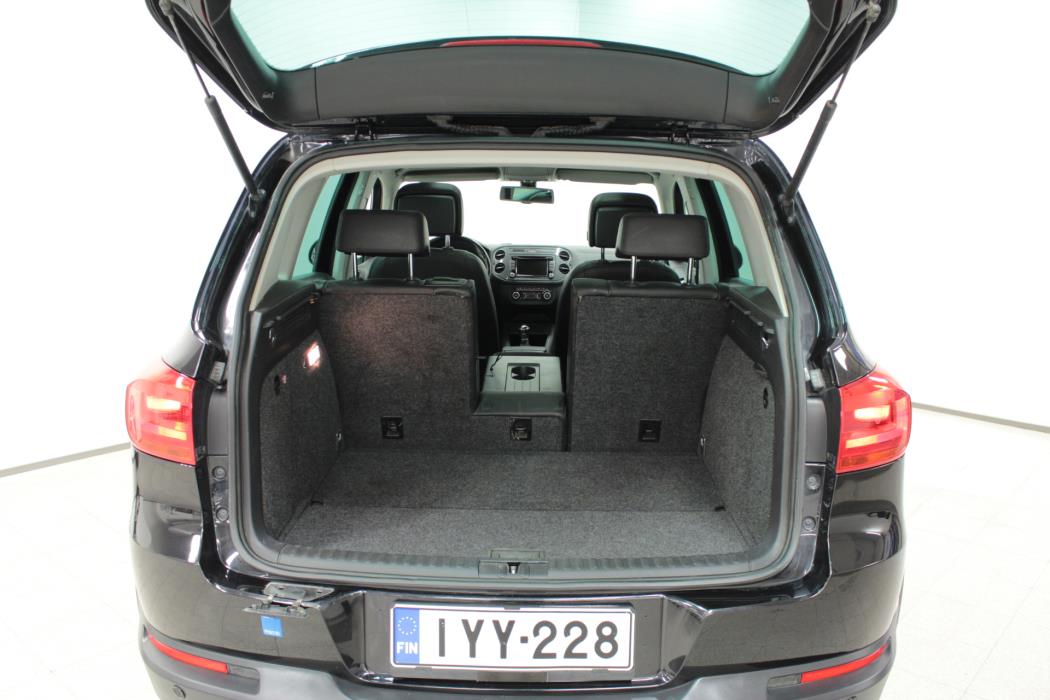 VOLKSWAGEN Tiguan 2012