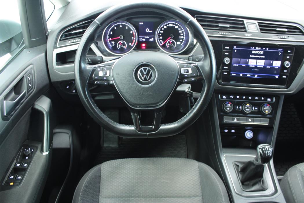 VOLKSWAGEN Touran 2021