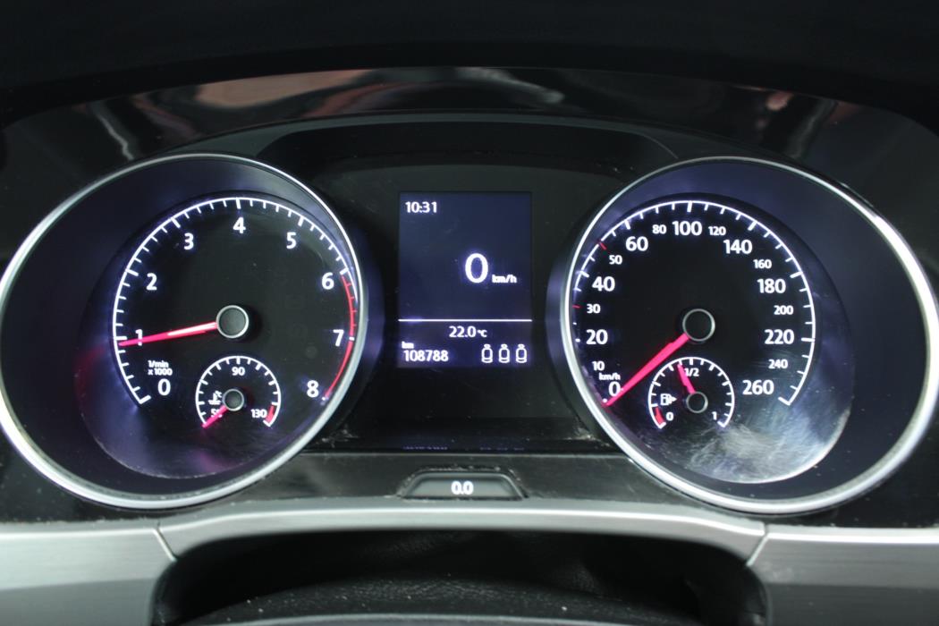 VOLKSWAGEN Touran 2021