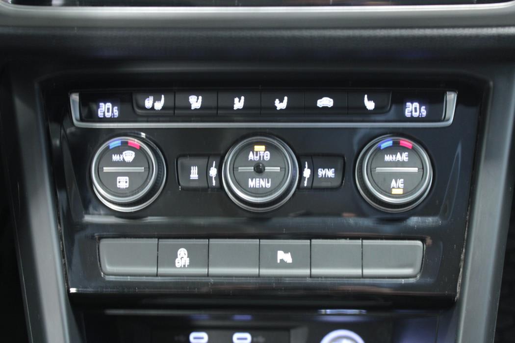 VOLKSWAGEN Touran 2021