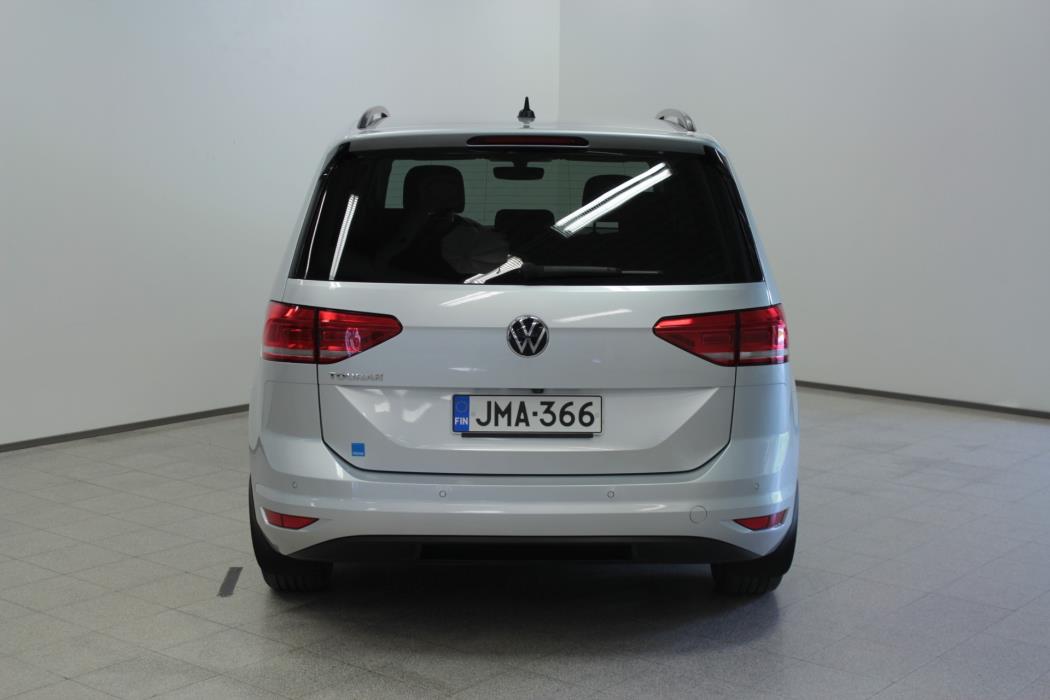 VOLKSWAGEN Touran 2021