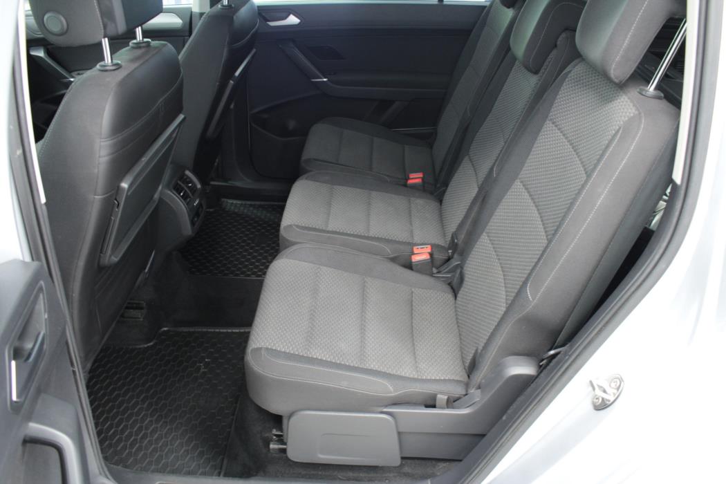 VOLKSWAGEN Touran 2021