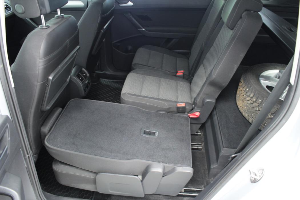 VOLKSWAGEN Touran 2021