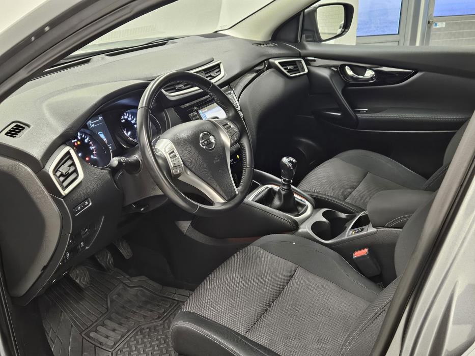 NISSAN Qashqai 2015
