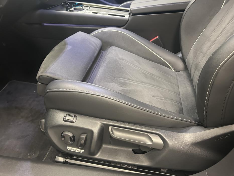 VOLKSWAGEN Passat 2025