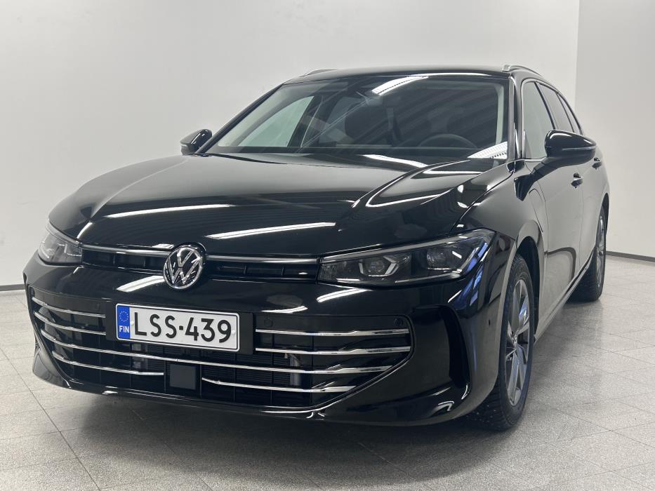 VOLKSWAGEN Passat 2025