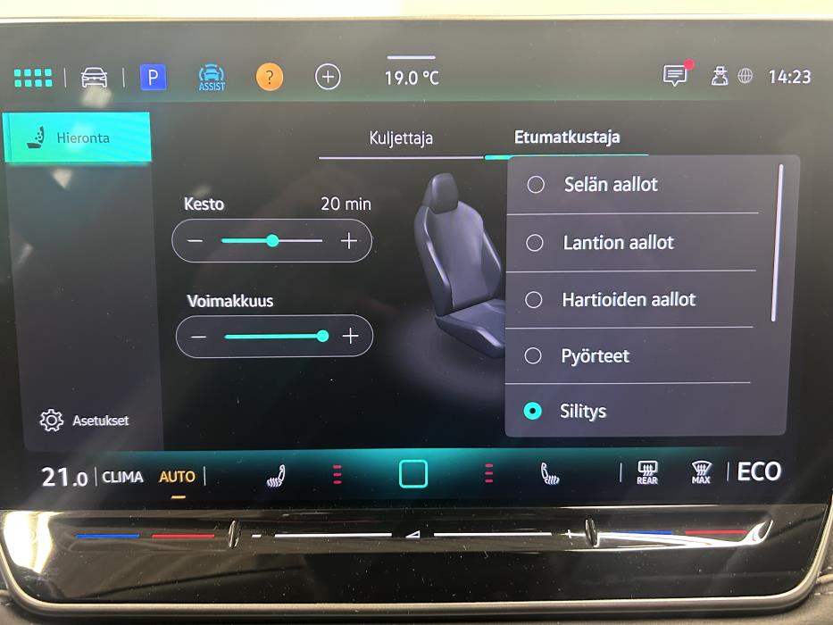 VOLKSWAGEN Passat 2025