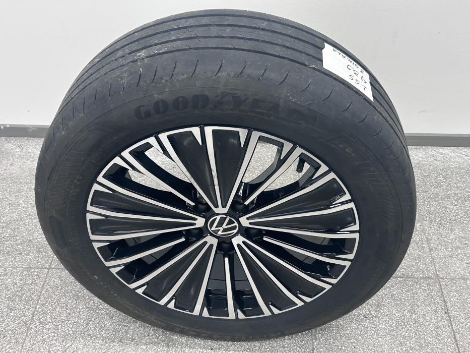 VOLKSWAGEN Passat 2025