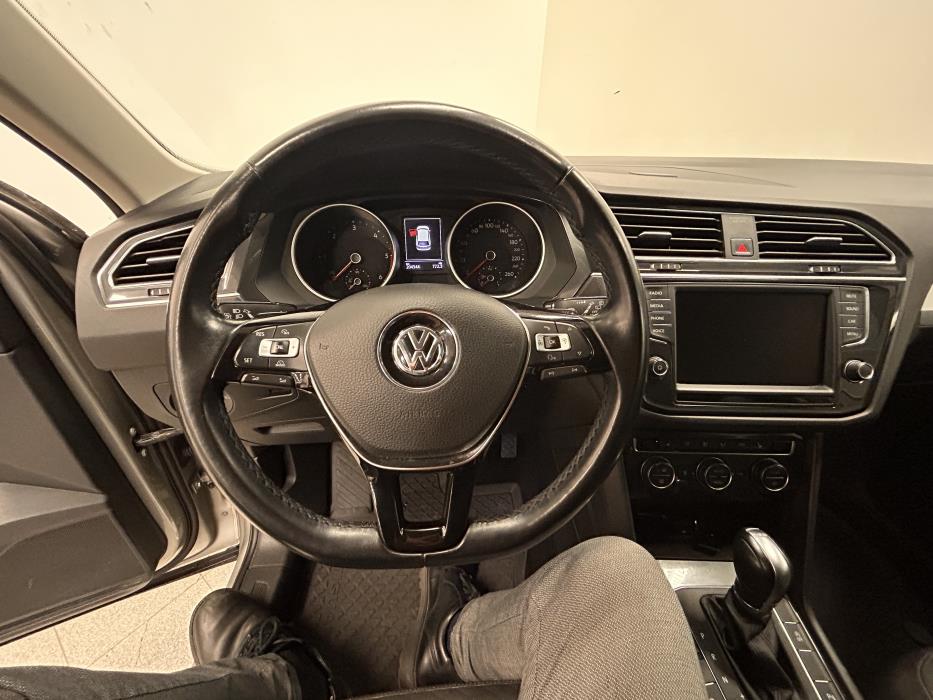 VOLKSWAGEN Tiguan 2016