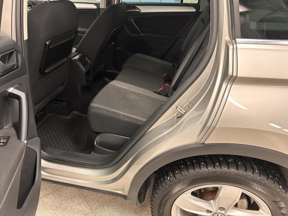 VOLKSWAGEN Tiguan 2016