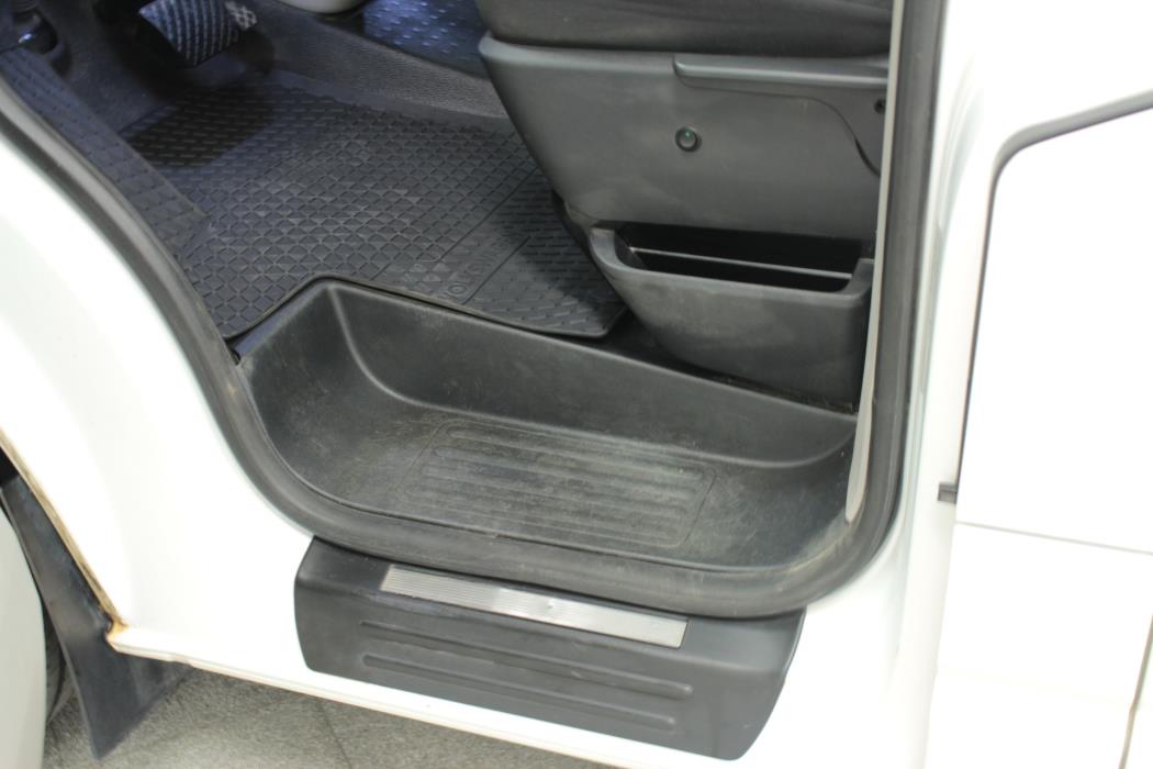 VOLKSWAGEN Transporter 2017
