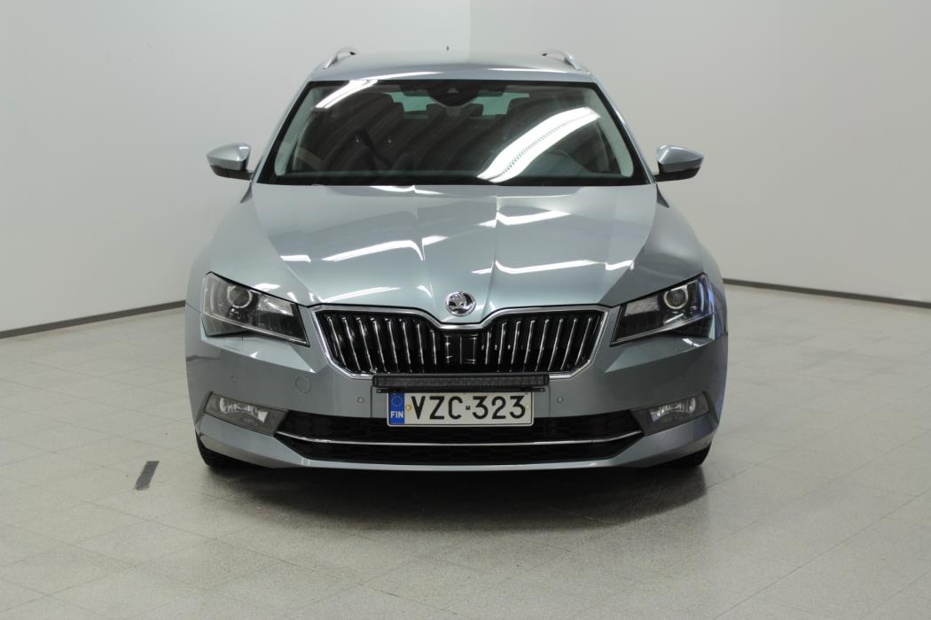 SKODA Superb 2016