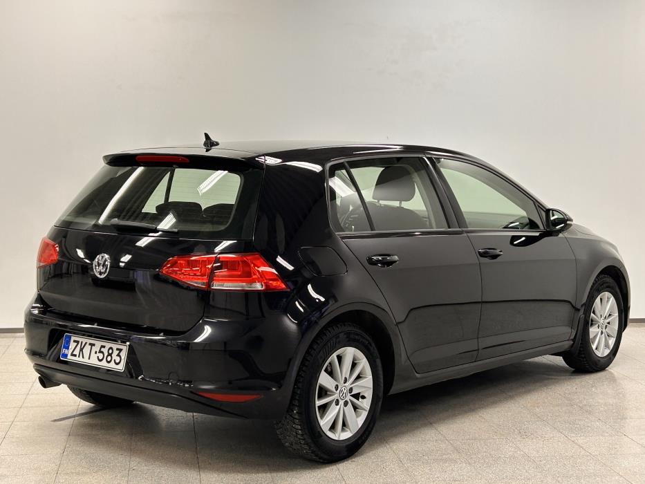 VOLKSWAGEN Golf 2016