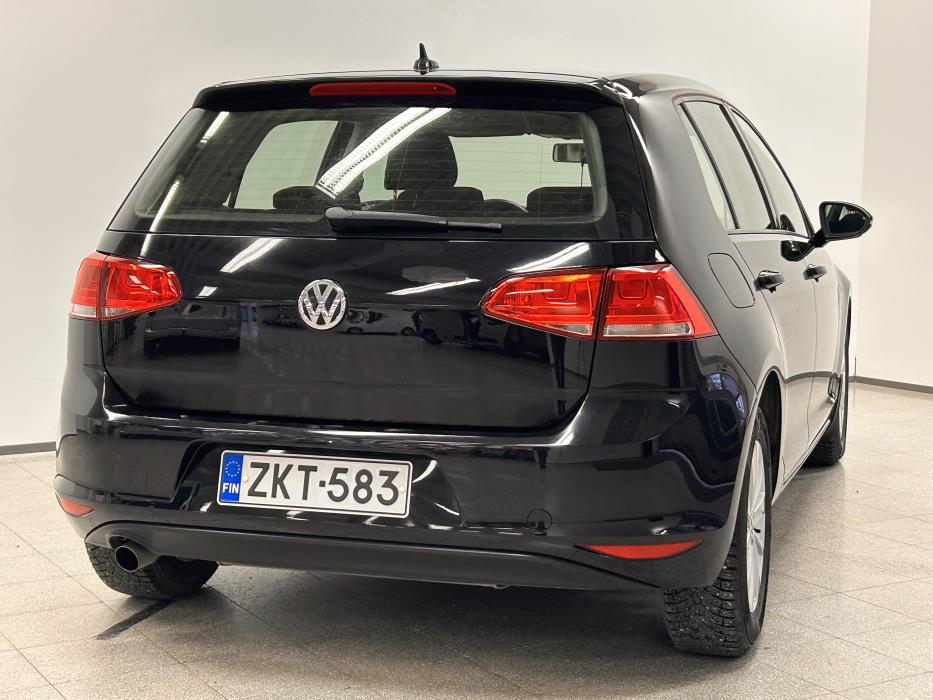 VOLKSWAGEN Golf 2016