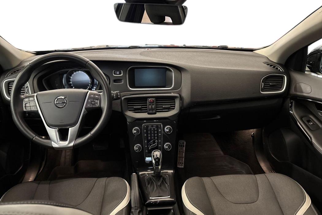 Volvo V40 2019
