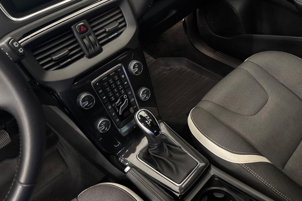 Volvo V40 2019
