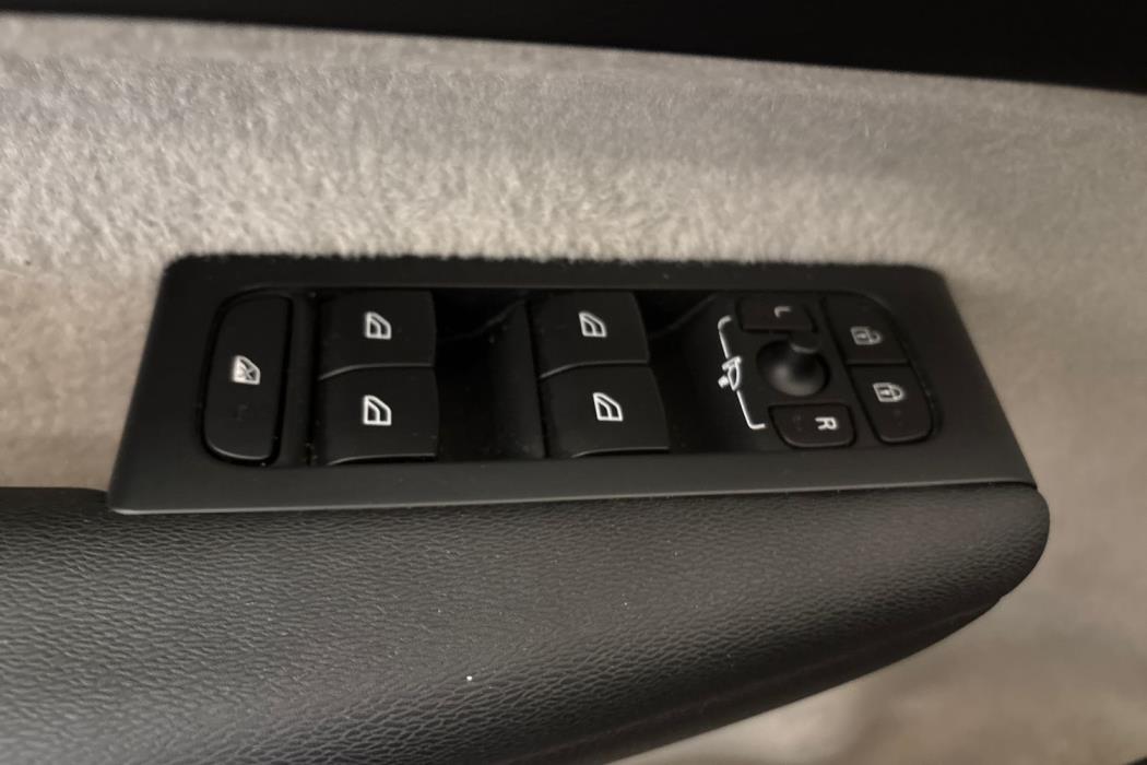 VOLVO XC40 2019