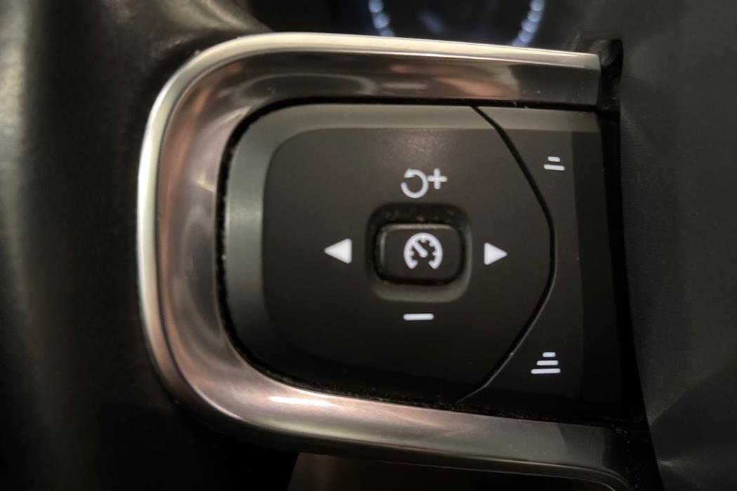 VOLVO XC40 2019