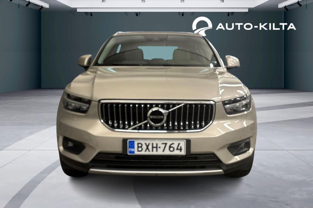 VOLVO XC40 2019