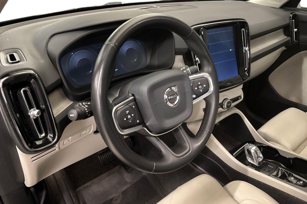 VOLVO XC40 2019