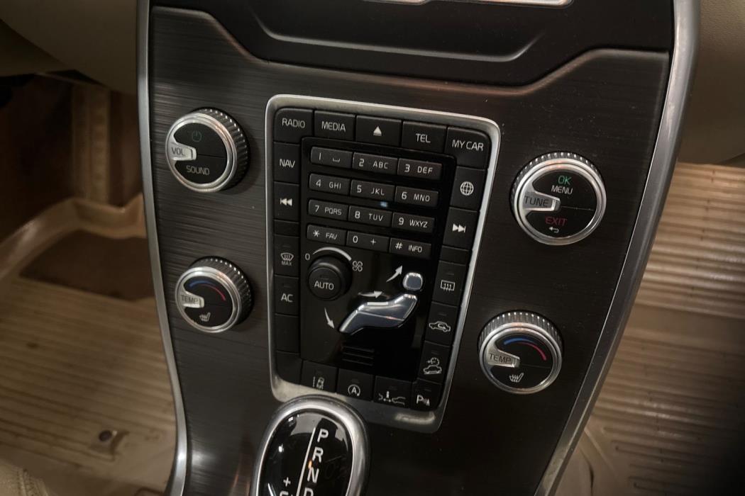 Volvo XC70 2015
